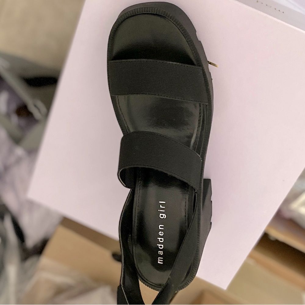 MADDEN GIRL Temple Heel Sandal Woman Size 9.5 Black Lug Sole Block Platform NEW - Picture 5 of 9